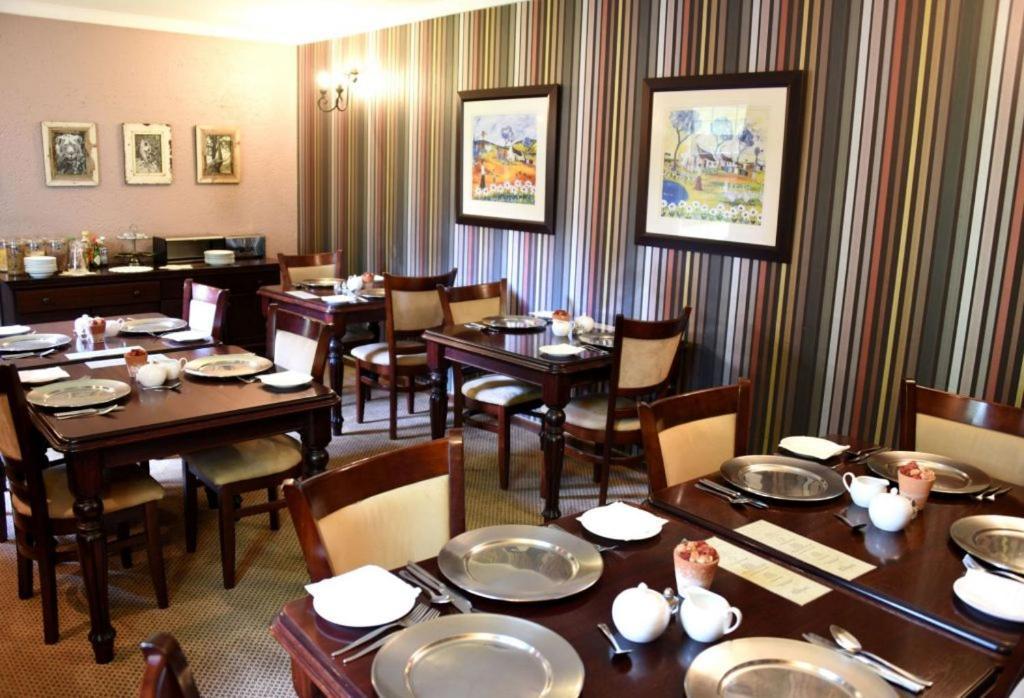 Lourie Lodge Sandton Exterior photo